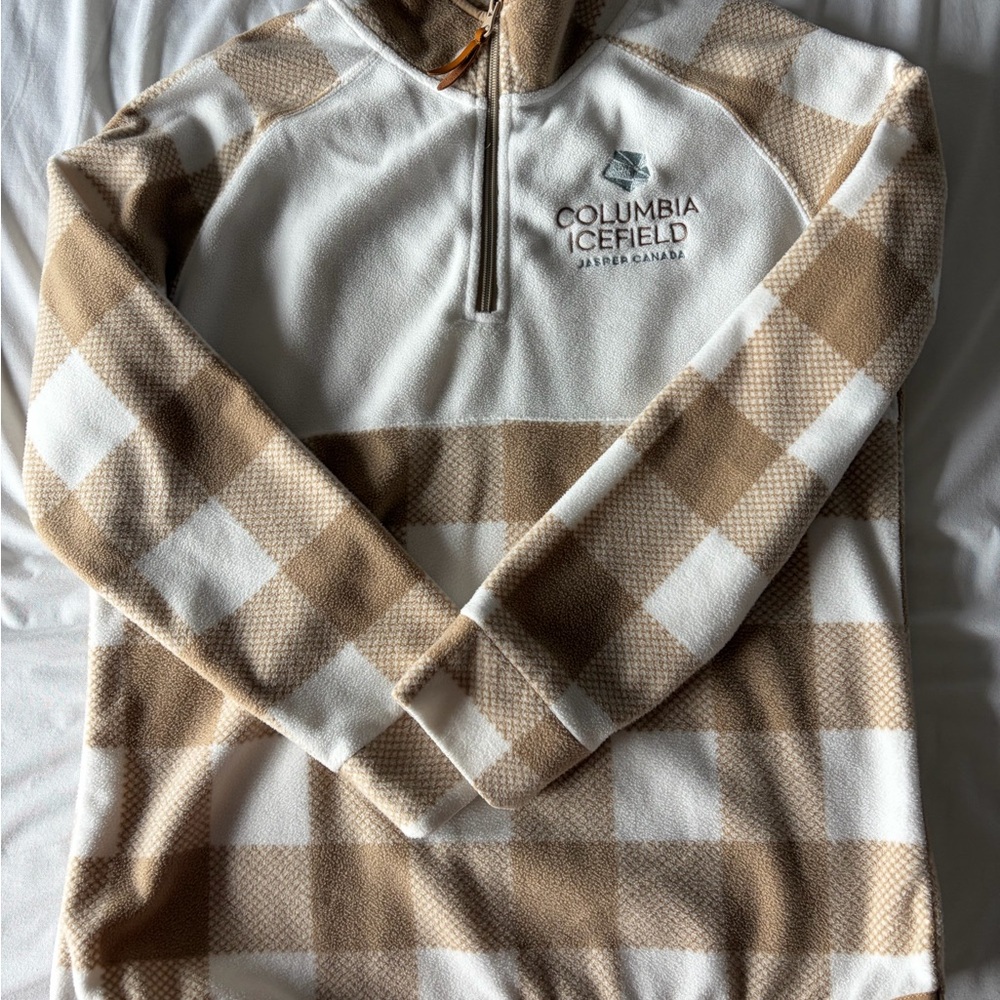 Women’s Tan and White Sweater